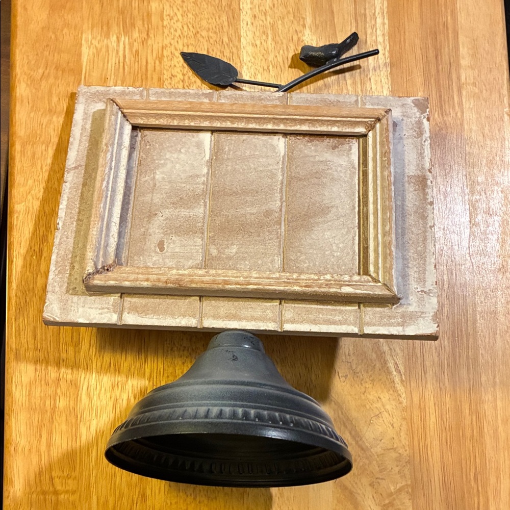 NWT- Rustic Wooden Faux Picture Frame with Metal Stand & Metal Bird Accent